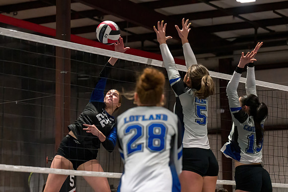 FE161vSpikers-14