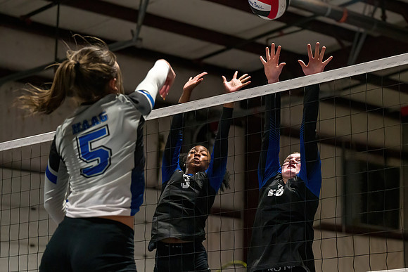 FE161vSpikers-57